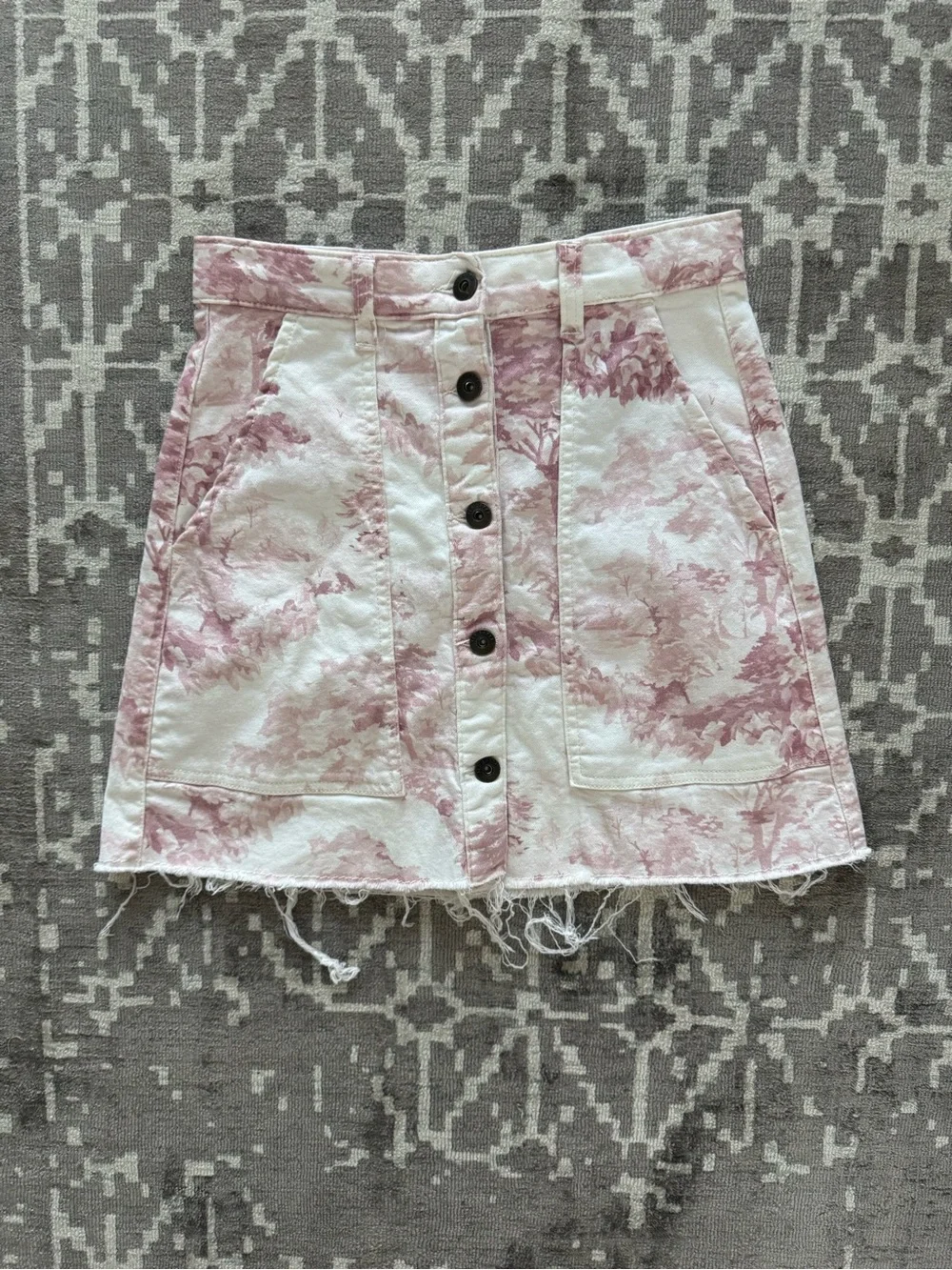 Ted Baker London White and Light Pink Toile Button-Front Mini Skirt